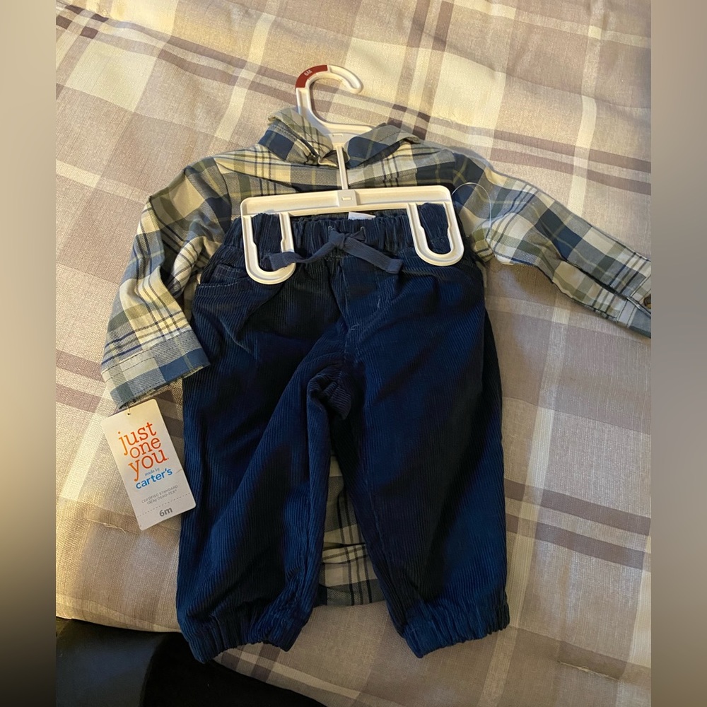 Brand new Carter’s baby boy 6 and 9 months two pieces outfits